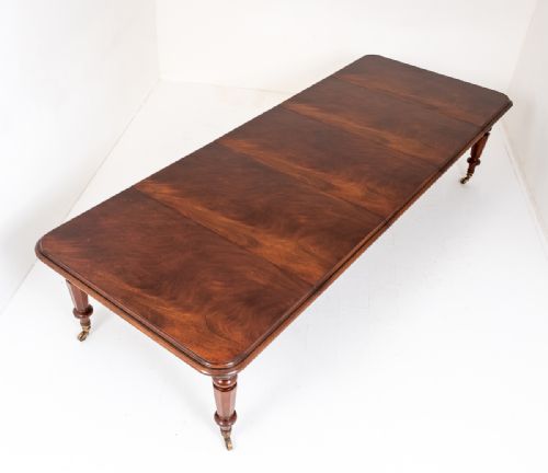 Early Victorian Mahogany Extending Dining Table