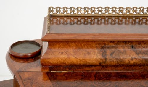 PRETTY VICTORIAN WALNUT SHAPED WRITING TABLE - ADDITIONAL PHOTO 1