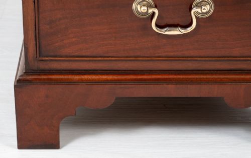 fig 1. Georgian Style Mahogany Pedestal Desk