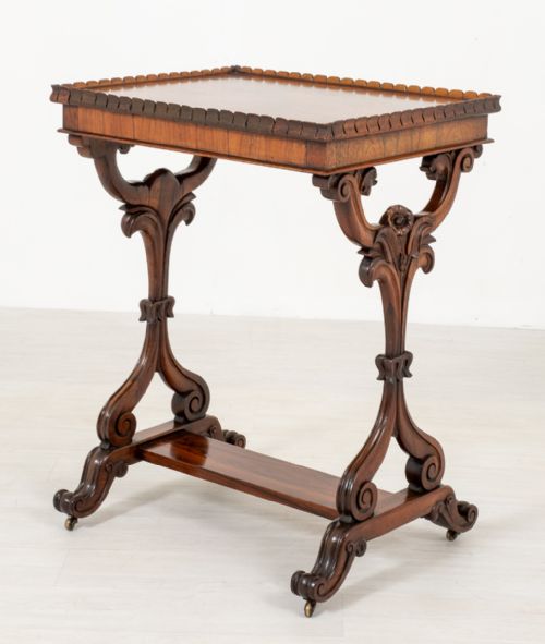Pretty Victorian Rosewood Occasional Table