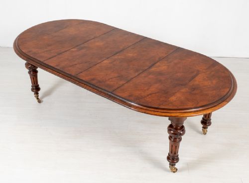Victorian Mahogany 2 Leaf Extending Dining Table.