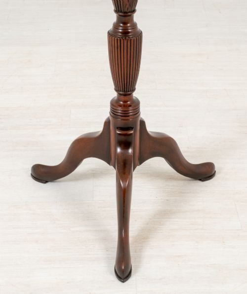 MAHOGANY TORCHIERE IN THE HEPPLEWHITE STYLE - ADDITIONAL PHOTO 1