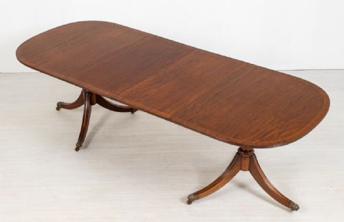 Regency Style Mahogany 2 Leaf Extending Dining Table.