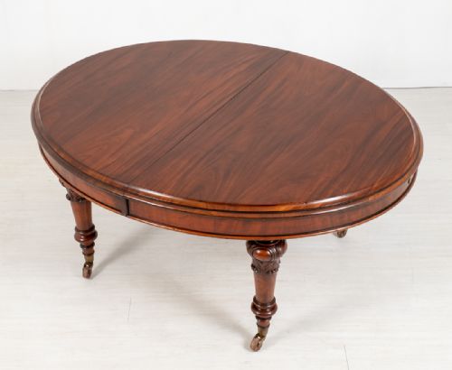 fig 1. Mahogany Victorian Oval Extending Dining Table