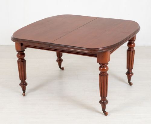 fig 1. Early Victorian Mahogany Extending Dining Table