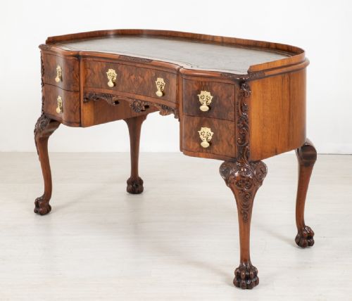 Superb Walnut Queen Anne Style Writing Table