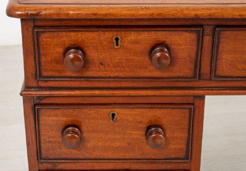 fig 1. Mahogany Victorian Pedestal Desk