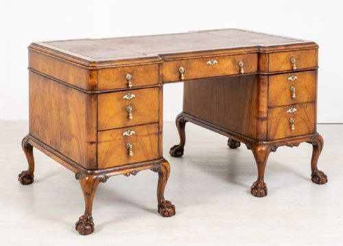Stunning Walnut Queen Anne Style Desk