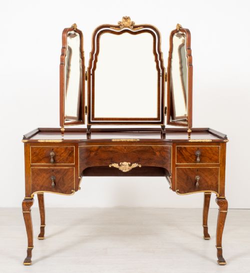 Quality Queen Anne Style Walnut Dressing Table and Mirror
