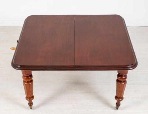 fig 1. Early Victorian Mahogany 3 Leaf Extending Dining Table