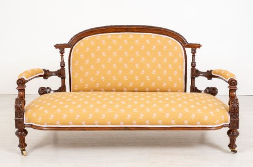 IMPRESSIVE VICTORIAN WALNUT SETTEE - ADDITIONAL PHOTO 4