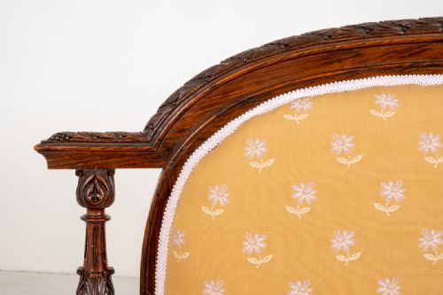 IMPRESSIVE VICTORIAN WALNUT SETTEE - ADDITIONAL PHOTO 2
