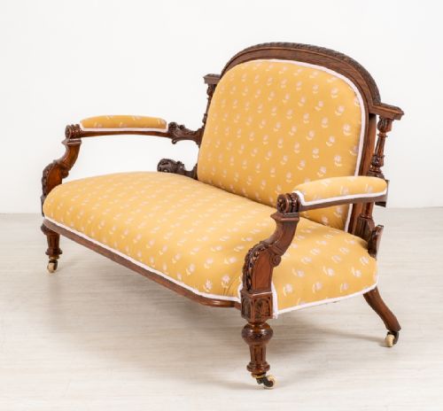 IMPRESSIVE VICTORIAN WALNUT SETTEE - ADDITIONAL PHOTO 5