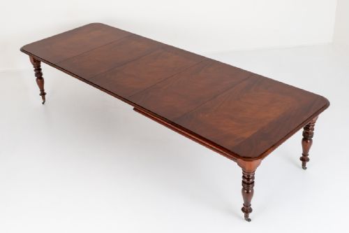 Early Victorian Mahogany Extending Dining Table