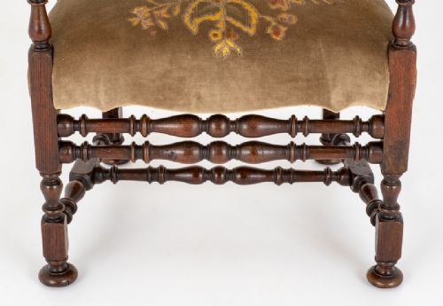 OAK JACOBEAN STYLE ARM CHAIR - ADDITIONAL PHOTO 3
