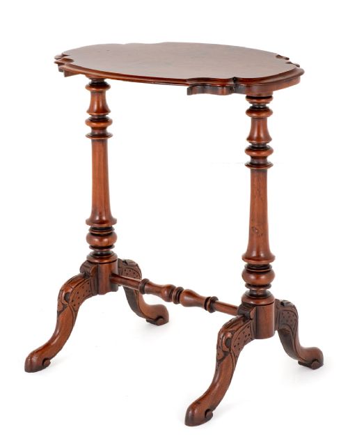 PRETTY VICTORIAN WALNUT OCCASIONAL TABLE