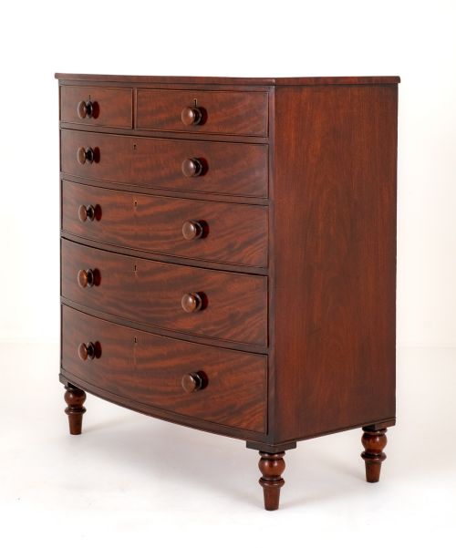 Early Victorian Mahogany Bow Chest of Drawers