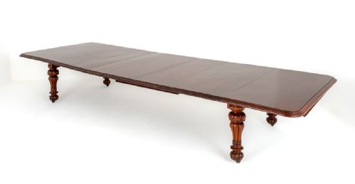 Good Quality Victorian Mahogany Extending Dining Table