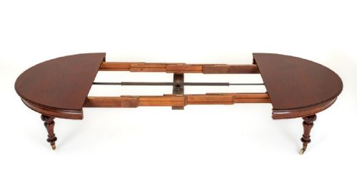 fig 2. Good Quality Irish Mahogany Extending Dining Table