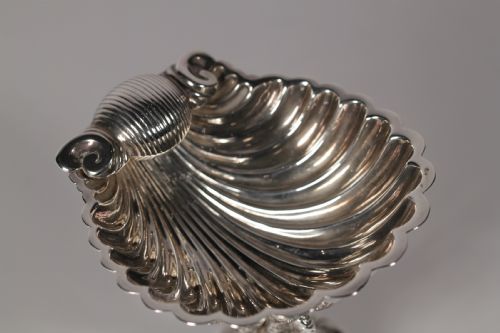 fig 1. Silver Plated Oyster Shell Centre Piece