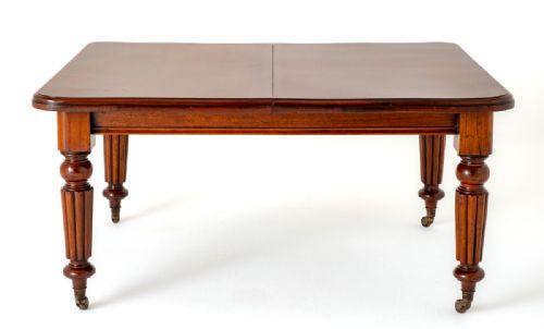 fig 1. Victorian Mahogany 2 Leaf Extending Dining Table