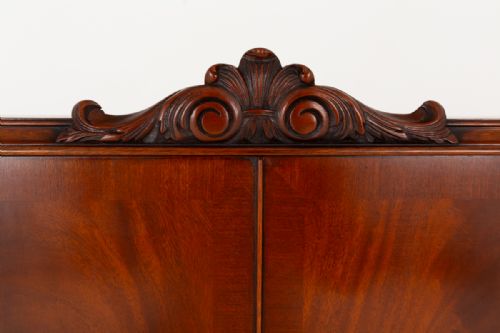 QUEEN ANNE STYLE MAHOGANY COCKTAIL CABINET - ADDITIONAL PHOTO 3
