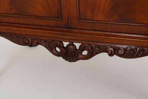 QUEEN ANNE STYLE MAHOGANY COCKTAIL CABINET - ADDITIONAL PHOTO 8