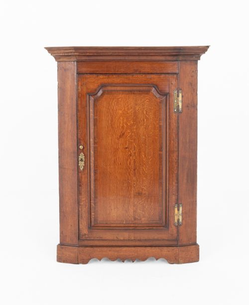 GEORGIAN OAK CORNER CUPBOARD