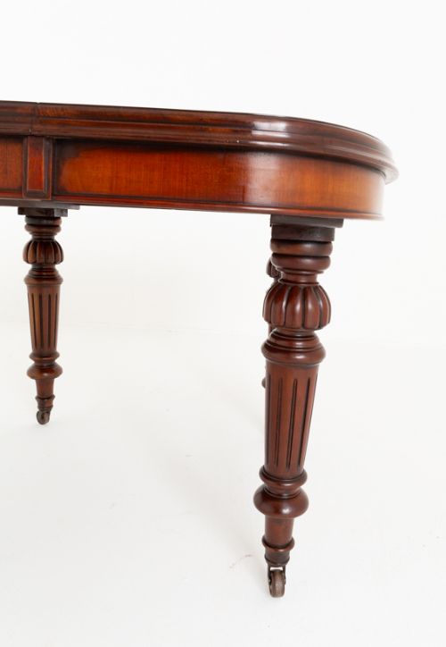 fig 1. Victorian Mahogany 2 Leaf Extending Dining Table