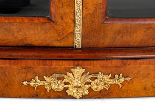 WONDERFUL VICTORIAN BURR WALNUT MIRRORED BACK CREDENZA - ADDITIONAL PHOTO 3