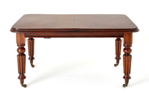 fig 1. Victorian Mahogany 2 Leaf Extending Dining Table