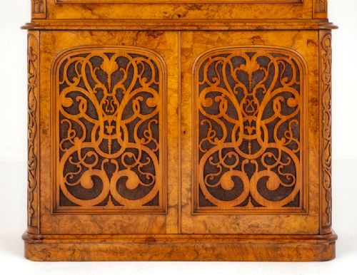 STUNNING VICTORIAN WALNUT BOOKCASE - ADDITIONAL PHOTO 1