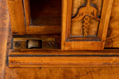 STUNNING VICTORIAN WALNUT BOOKCASE - ADDITIONAL PHOTO 8