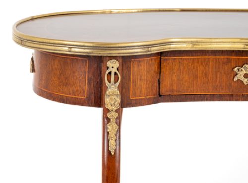 A RATHER PRETTY FRENCH MAHOGANY OCCASIONAL TABLE - ADDITIONAL PHOTO 3