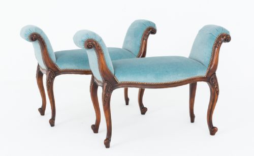 SUPERB PAIR OF HEPPLEWHITE STYLE MAHOGANY WINDOW SEATS - ADDITIONAL PHOTO 1