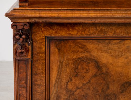 UNUSUAL BURR WALNUT WILLIAM IV SIDE CABINET - ADDITIONAL PHOTO 2