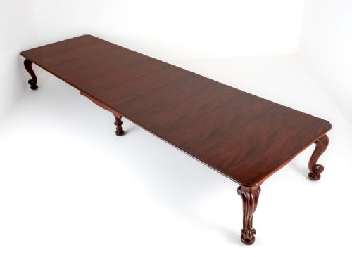 MAGNIFICENT 24 SEAT MAHOGANY EXTENDING TABLE - ADDITIONAL PHOTO 3