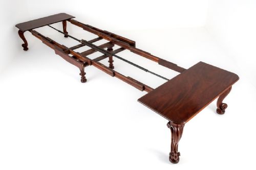 MAGNIFICENT 24 SEAT MAHOGANY EXTENDING TABLE - ADDITIONAL PHOTO 7