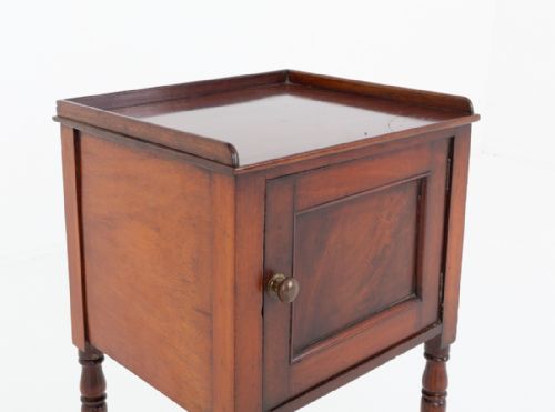 REGENCY MAHOGANY BEDSIDE CABINET - ADDITIONAL PHOTO 3