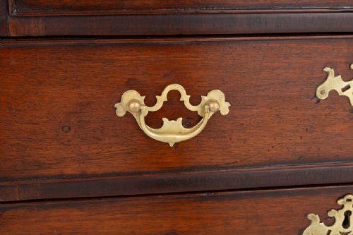 GEORGIAN MAHOGANY BUREAU OF SMALL PROPORTIONS - ADDITIONAL PHOTO 6