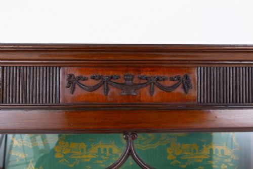 GEORGIAN STYLE MAHOGANY DISPLAY CABINET - ADDITIONAL PHOTO 1