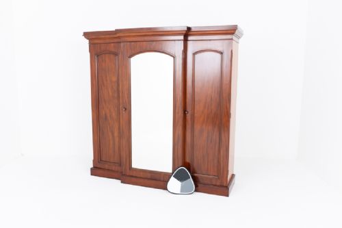 VICTORIAN MAHOGANY GENTLEMAN'S WARDROBE - ADDITIONAL PHOTO 2