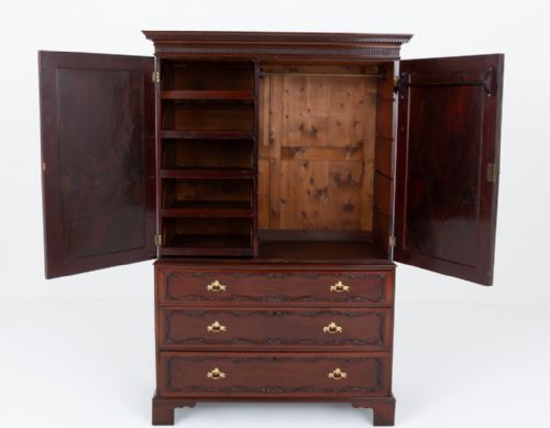 WONDERFUL MAHOGANY CHIPPENDALE STYLE LINEN PRESS - ADDITIONAL PHOTO 7