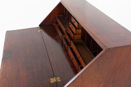 GEORGIAN MAHOGANY BUREAU - ADDITIONAL PHOTO 5