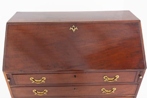 GEORGIAN MAHOGANY BUREAU - ADDITIONAL PHOTO 8