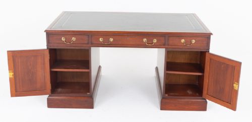 GEORGIAN REVIVAL MAHOGANY PARTNERS DESK - ADDITIONAL PHOTO 6