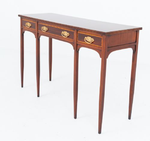 SHERATON REVIVAL MAHOGANY SERVER
