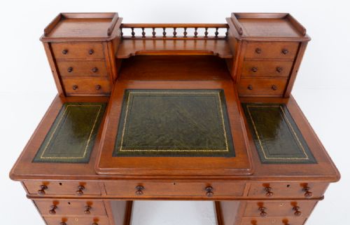 VICTORIAN OAK DICKENS DESK - ADDITIONAL PHOTO 2