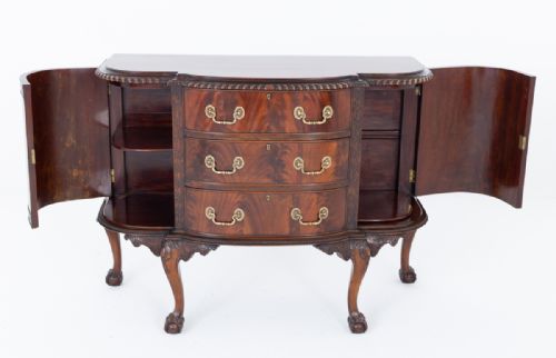 MAHOGANY CHIPPENDALE STYLE SIDE CABINET - ADDITIONAL PHOTO 4