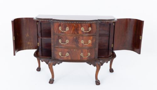 MAHOGANY CHIPPENDALE STYLE SIDE CABINET - ADDITIONAL PHOTO 5